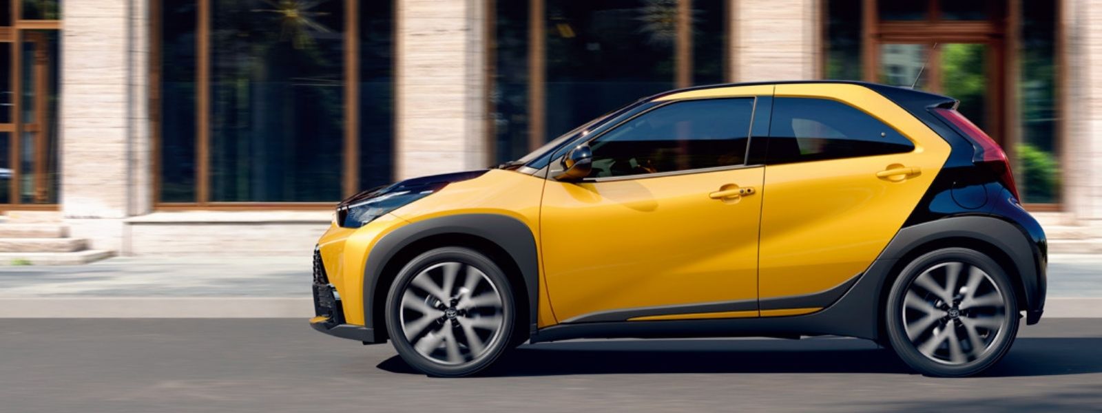 Toyota Aygo X Hybrid: dane techniczne i opinie o miejskiej hybrydzie